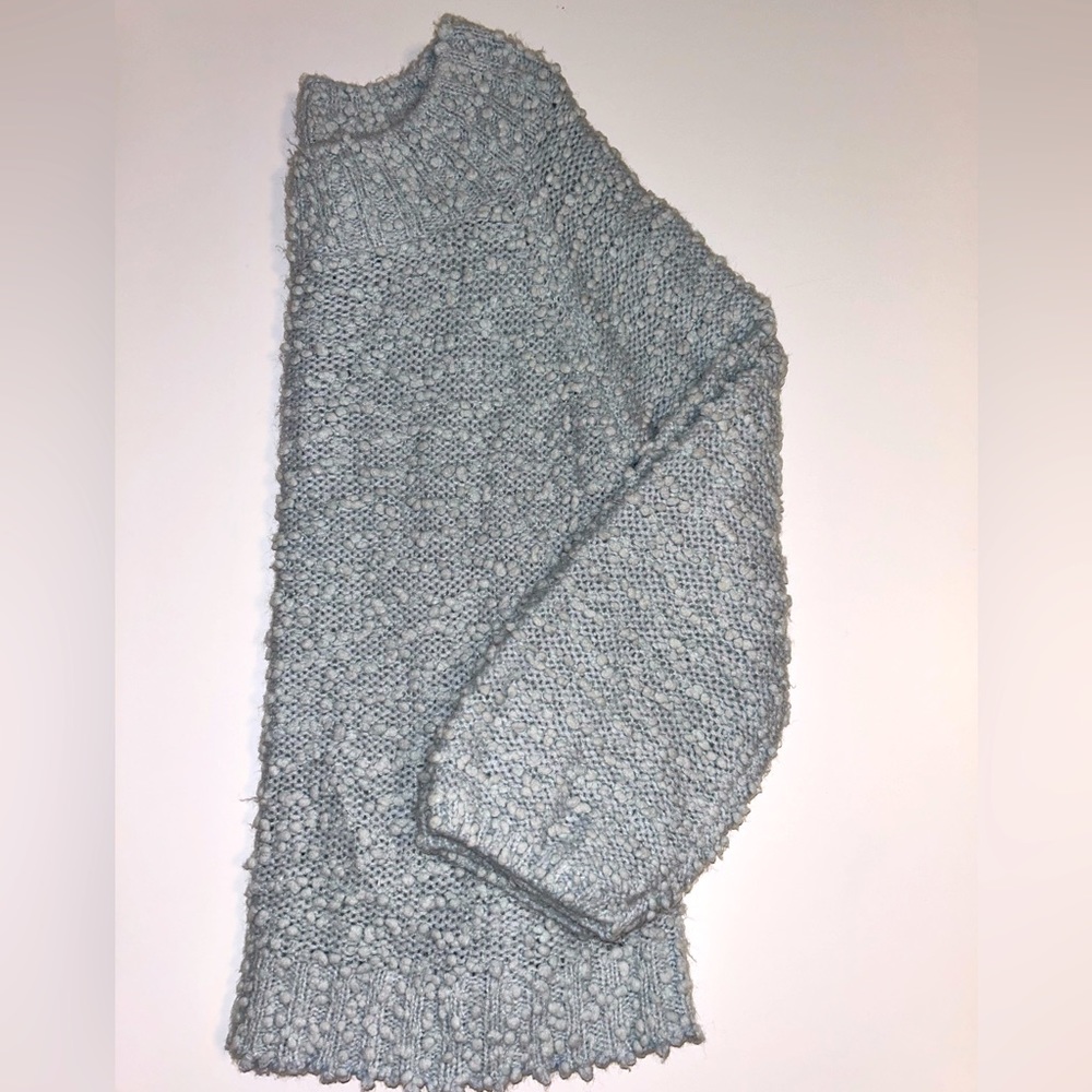 BillaBong‎ pale blue, cowl neck popcorn sweater sz Medium